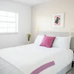 Artsy 2Br In Miami River Inn By Sonder