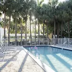 Artsy 2Br In Miami River Inn By Sonder
