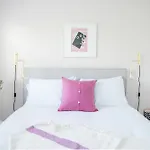 Artsy 2Br In Miami River Inn By Sonder