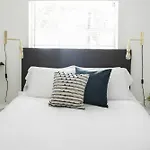 Bold 2Br In Miami River Inn By Sonder