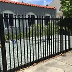 Modern 2/1 Apt Near Midtown And Beaches