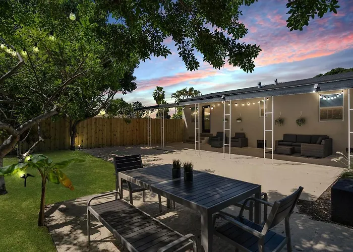 Miami Luxury Chill Close To: South Beach/Airport/Wynwood/Design District/4 Free Gated Parking