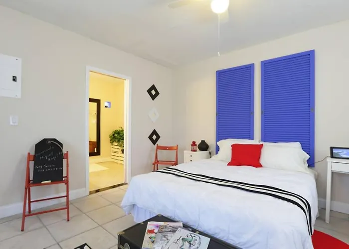 Chic And Comfortable Studio Free Street Parking