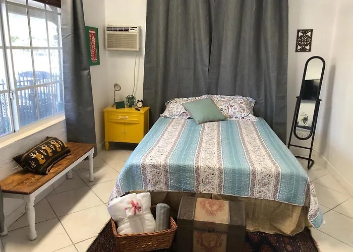 Private Room In The Heart Of Calle Ocho