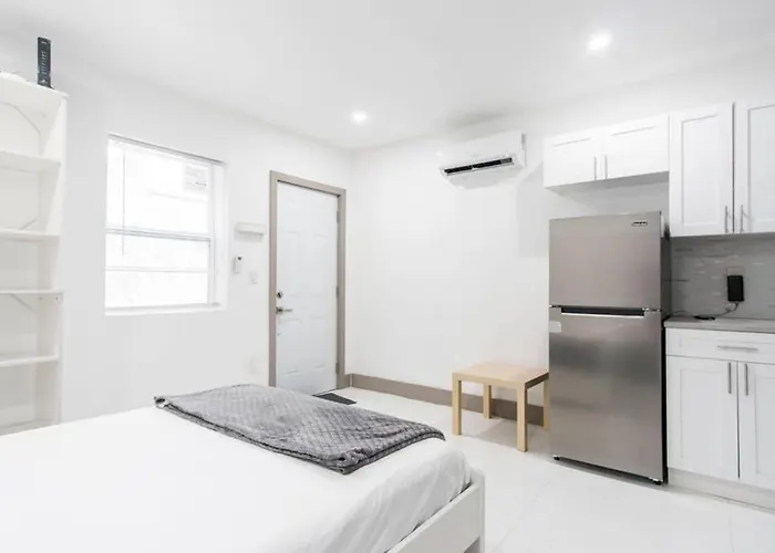 Modern Studio In Heart Of Miami