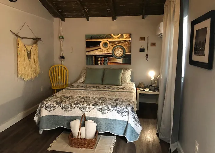 Private And Secluded Studio In Little Havana - 6V