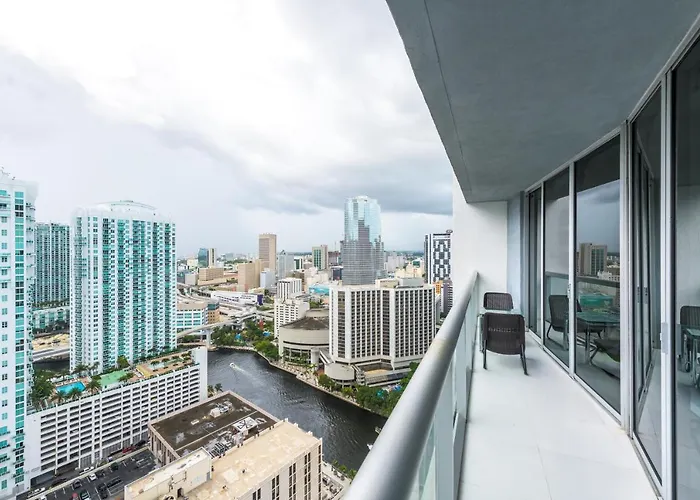 Waterfront Spacious Luxury 1 Bedroom Iconbrickell