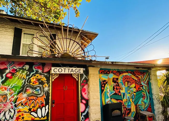 Magical, Unique Villa At Boho Restaurant & Bar