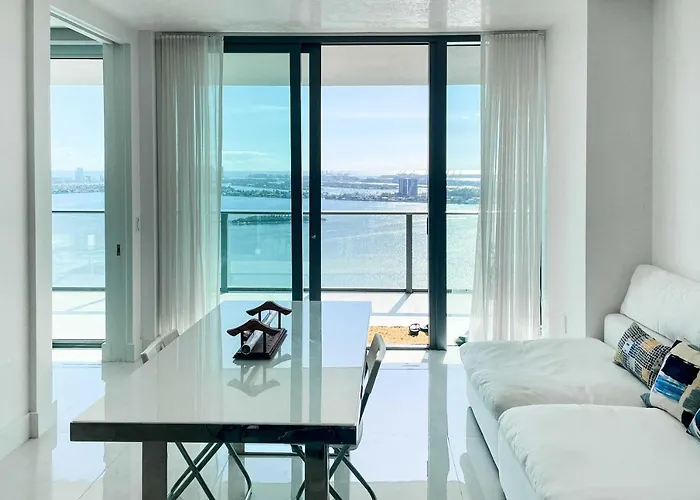 Luxe Miami Condo With Community Pool And Hot Tub!
