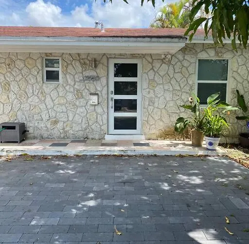 Quiet And Spacious Townhouse In Miami