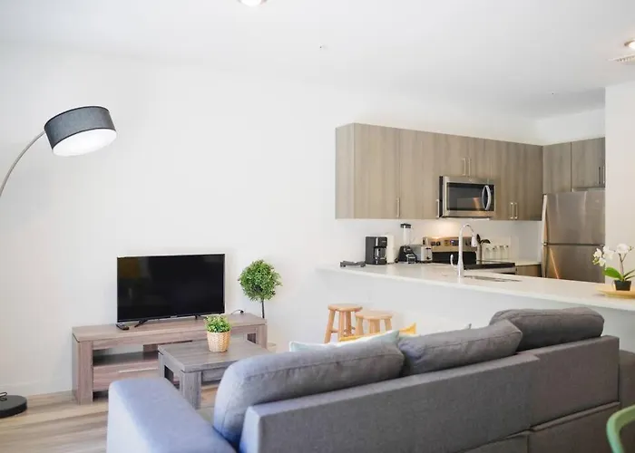 Awesome Townhouse 15 Minutes From The Beach
