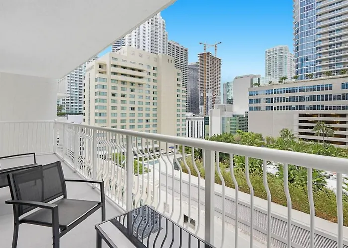 Deluxe 1 Bedroom Suite With Pool, Parking, Balcony And Ocean Views