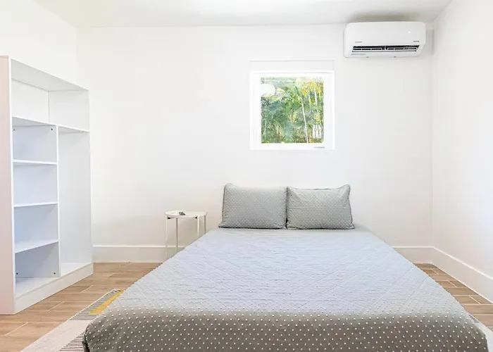 1 Bedroom Apartment El Portal #7