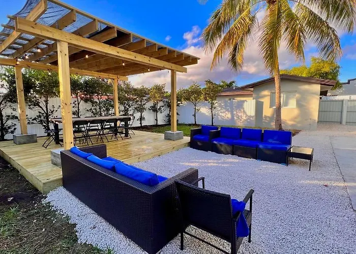 Villa Gia Large Home Near Brickell Miami Beach