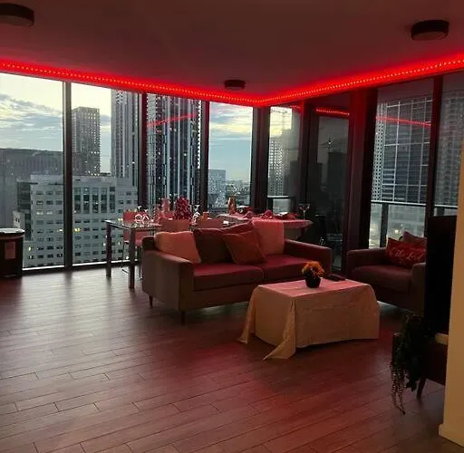 Spacious And Luxurious Apartment In Downtown Miami