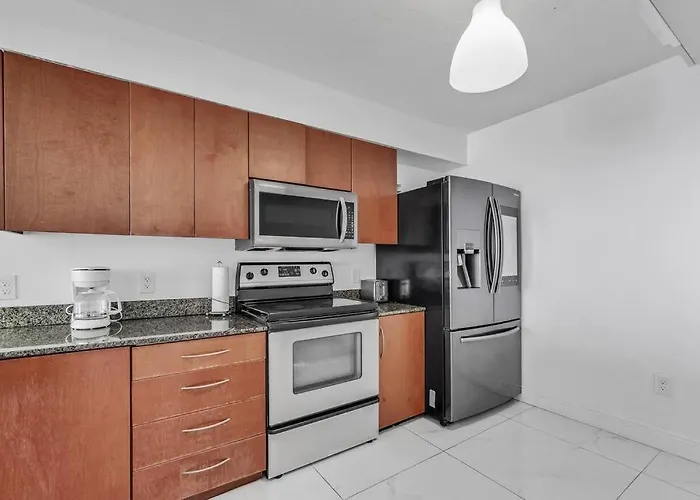 Stylish 2Bed 2Bath Over Brickell Skyline With Free Parking
