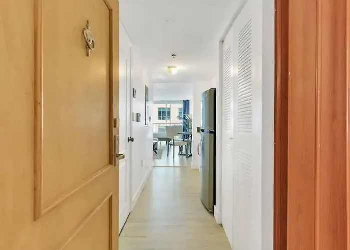 Glam Studio: Sleeps 4 X Pool X Gym X Parking