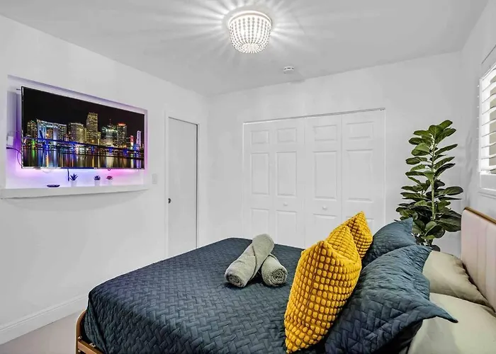 Luxury Miami Home! Next To Miami Beach & Airport