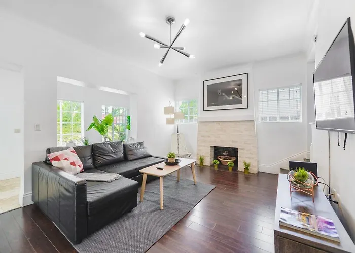 5 Bedrooms -15 Min From The Beach @Design District
