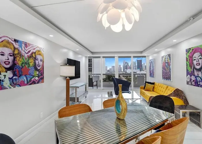 Funkin\' Fabulous! Water & City Views! 4Br