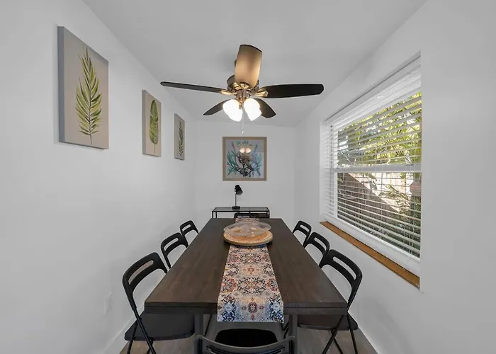 Biscayne Shore #2 - 3 2 - Charming And Tropical
