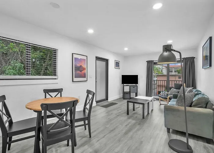 West Brickell - #3 - Renovated 2 1 & Parking