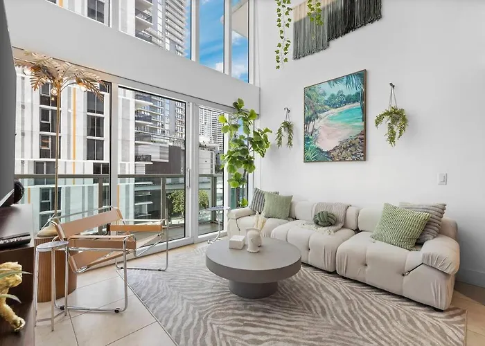 Stylish 3 Bed/2 Bath 2 Story