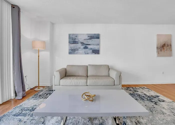 Central Unit •1 Bdr With Ocean And City View•Free Parking
