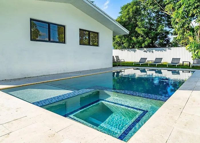 Modern Home, Heated Pool Hot-Tub, 12Min To Ocean