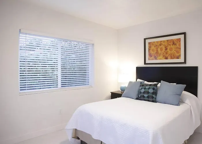 Apt 3 Miami Designer Apartment In The Upper East-Side