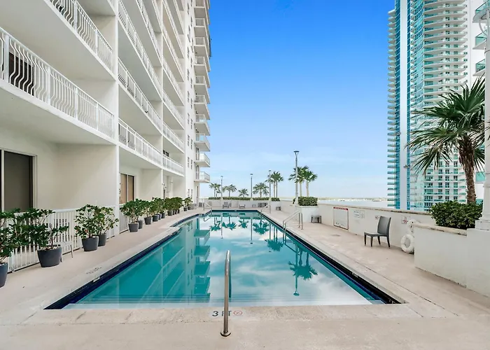 Bay Front Highrise Oasis In Brickell