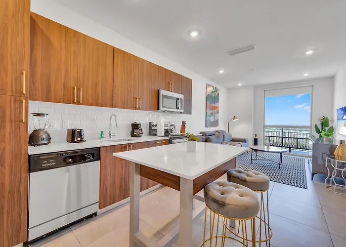 Modern 2 Bed Mins From Brickell With Free Parking