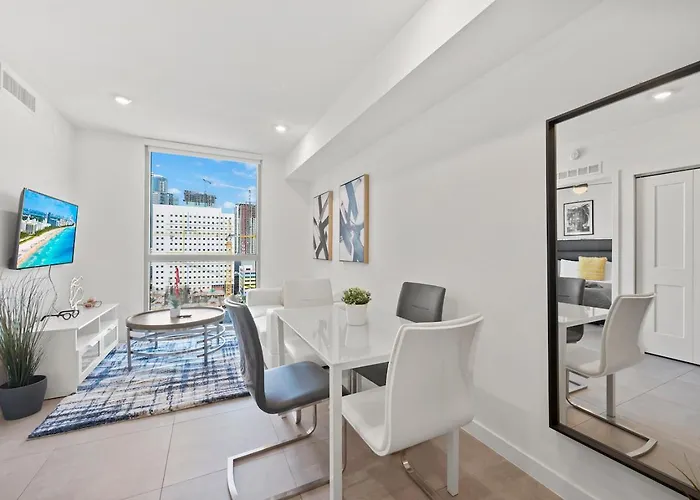 Modern Unit Mins From Brickell With Free Parking