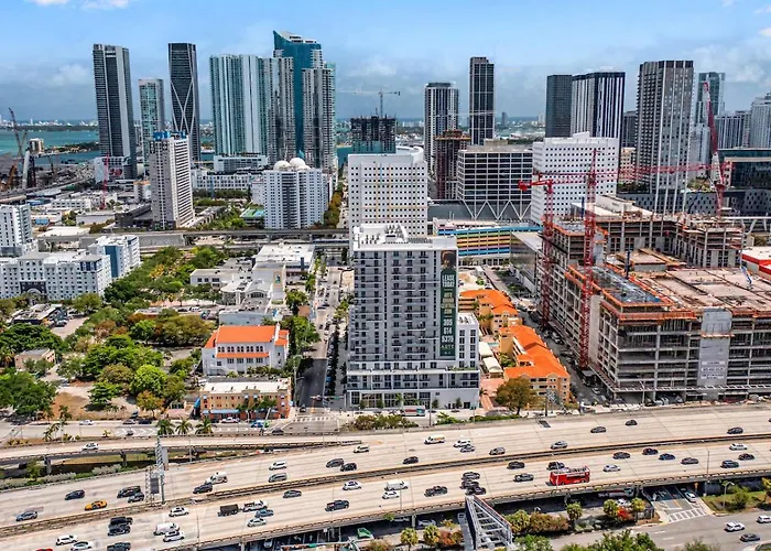 Wonderful Unit In Downtown Miami With Free Parking
