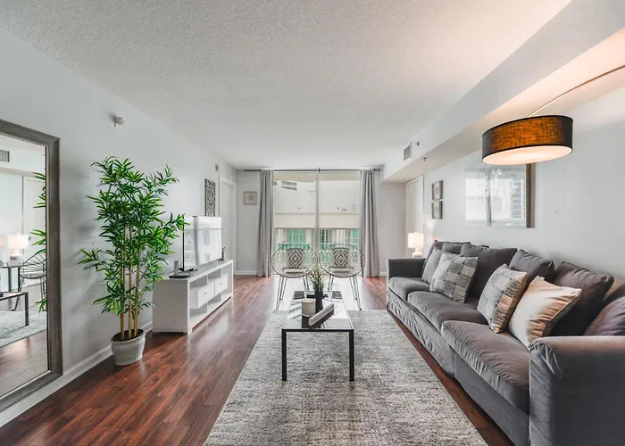 Style, Comfort, And Perfect Location In Brickell