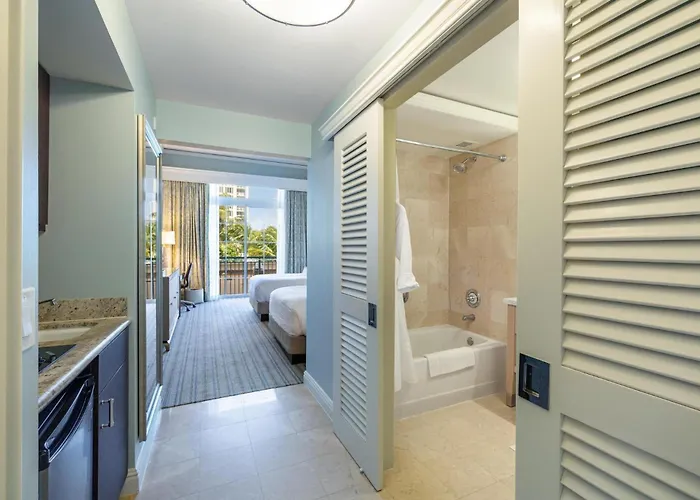 Charming 5 Star Condo Unit Situated At Ritz Carlton-Key Biscayne