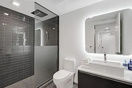 Aurora - Rooftop Pool, Gym, Walk To Downtown & Brickell