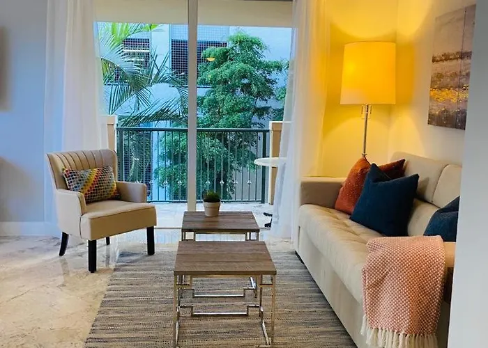 Cozy 1 Bedroom Unit Located In A Condo Hotel In The Heart Of Coconut Grove Free Parking