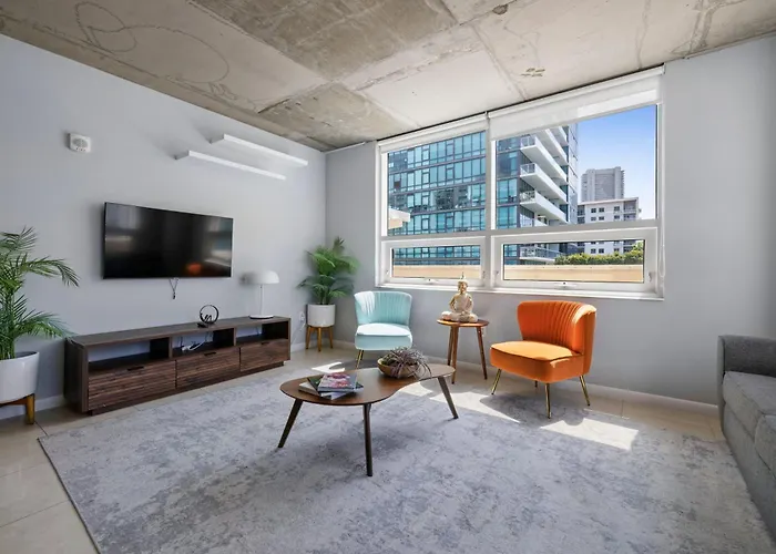 516-2Bd2Ba Midblock Apartment Free Parking