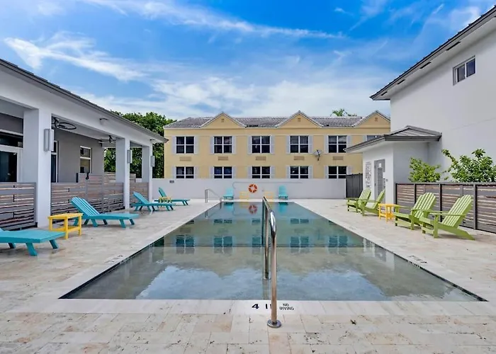 Biscayne Park Villas 15400