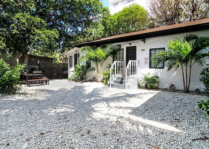 Charming 3Bedroom 1Bathroom Home, Walking Distance From Brickell