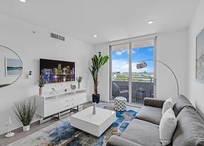 Prime Location 3 Bed Gem Near Brickell With Parking