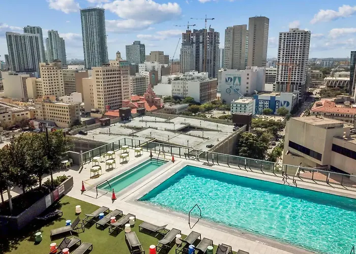 Modern & Chic Suite Downtown Miami One Block From Bayside Marketplace - Free Parking
