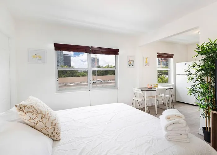 B06 5 Min From Beach Studio Midtown