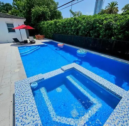 Brickell Enclave Sunny Retreat With Pool