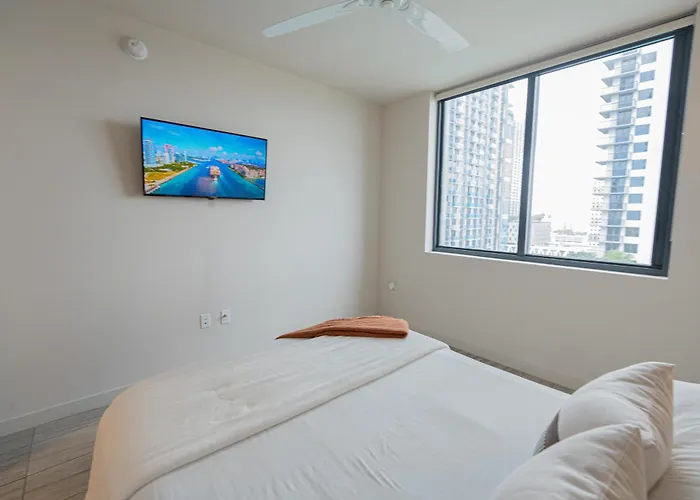 Tulum Oasis - Rooftop Pool & Cabanas In The Miami World Center