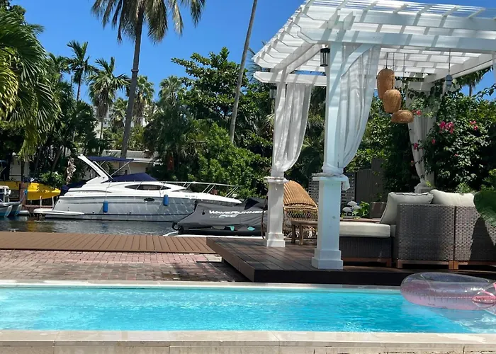 D\' Mauchi Waterfront House