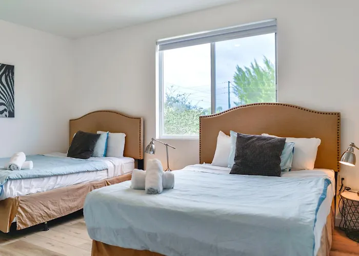 Beautiful Entire Duplex To Family Vacation!