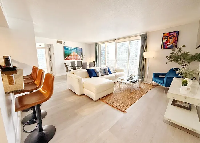 Upscale Brickell 3 Bedroom With Water Views And Free Parking
