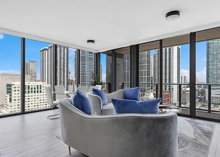 X-Lounge - High-Rise With Rooftop Pool & Panoramic City Views